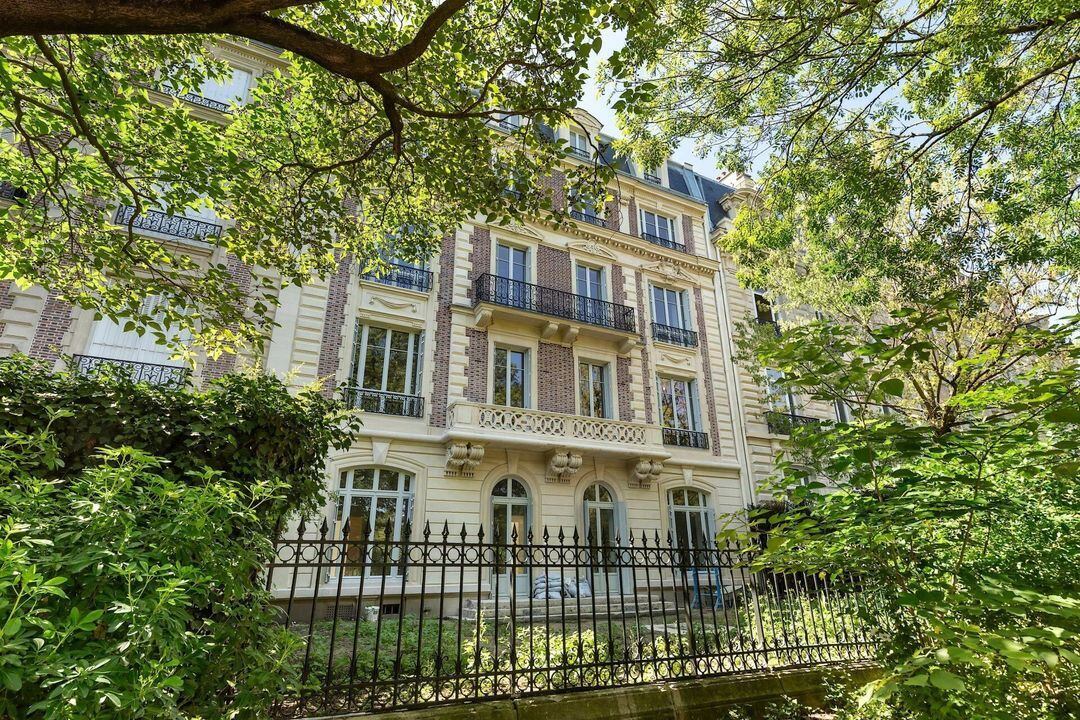 Luxury Residence Paris 8th District For Sale — HYPERLUXE